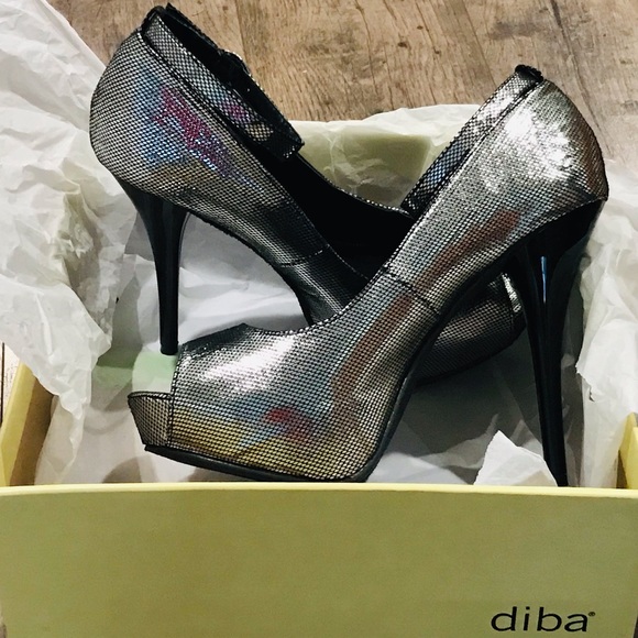 diba New Kailas in Shimmering Silver - Picture 6 of 14